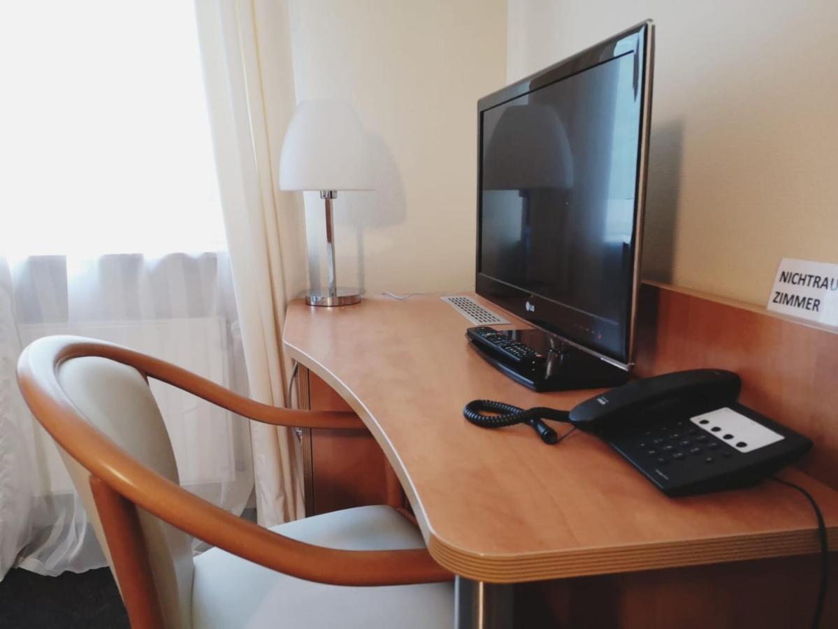 Meuser Hotel *